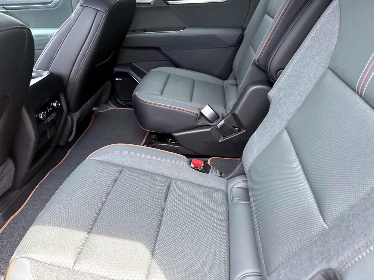 2024 GMC Acadia AWD AT4 Plymouth MA