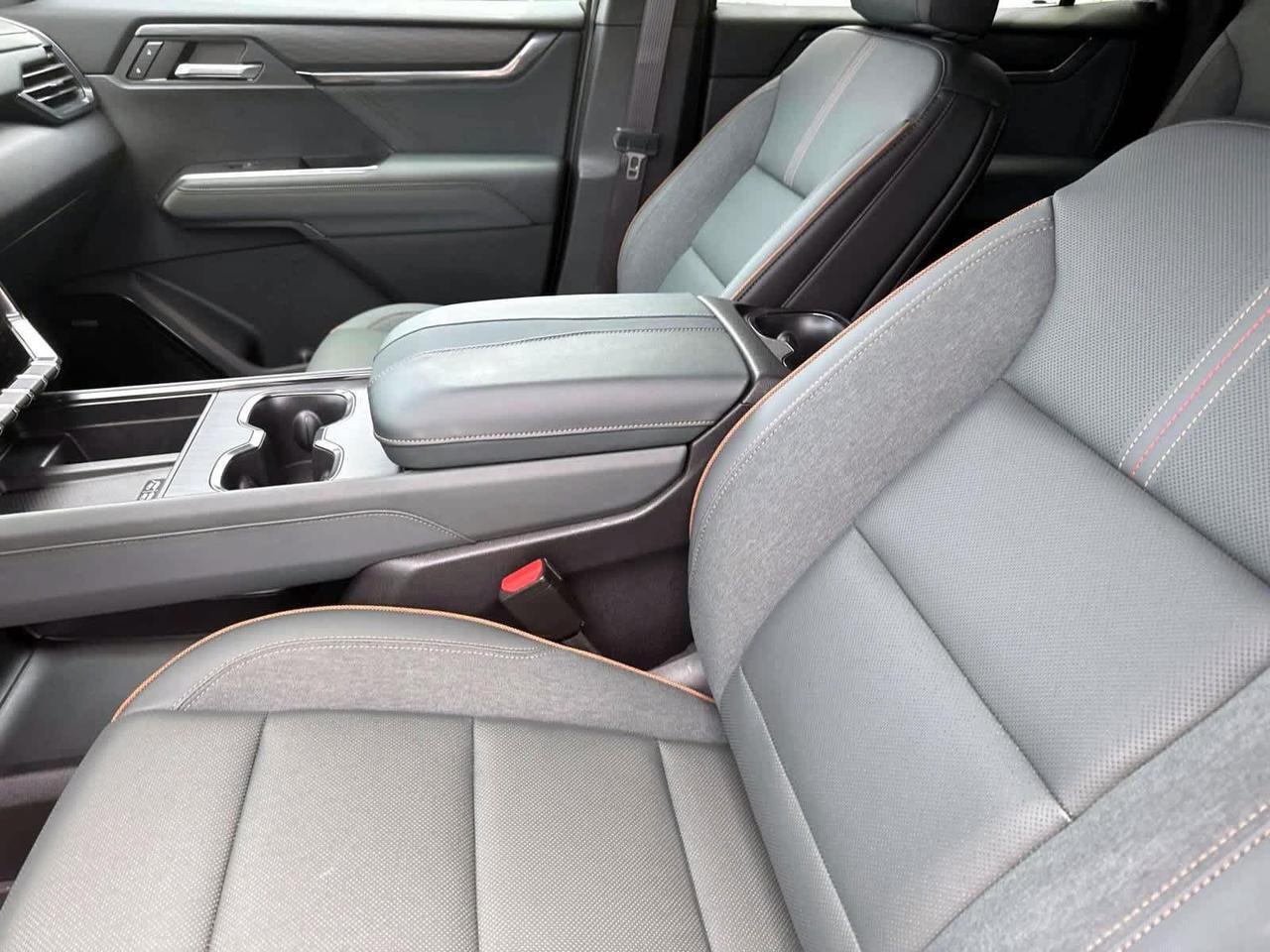 2024 GMC Acadia AWD AT4 Plymouth MA