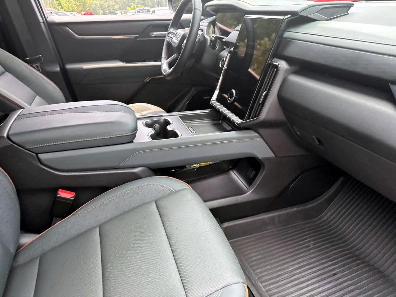 2024 GMC Acadia AWD AT4 Plymouth MA