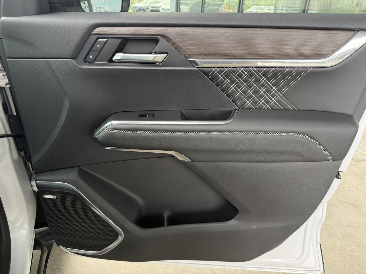 2024 GMC Acadia Denali - Photo 32