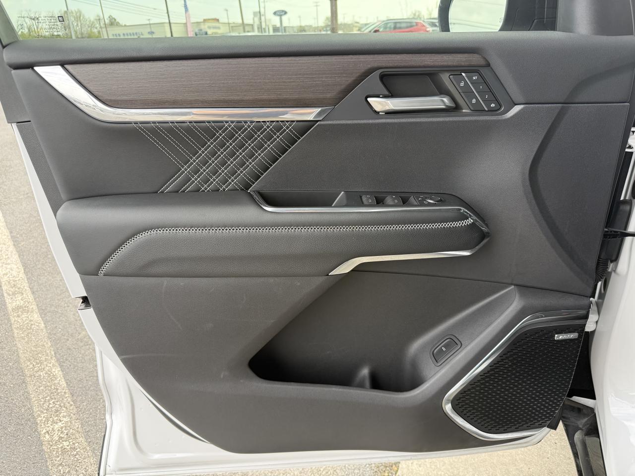 2024 GMC Acadia Denali - Photo 9