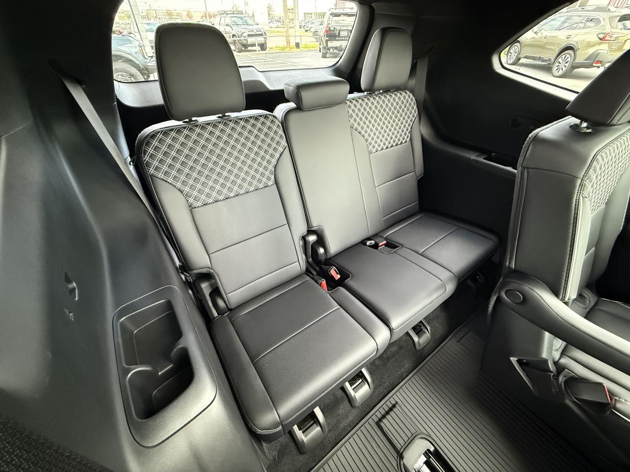 2024 GMC Acadia Denali - Photo 38