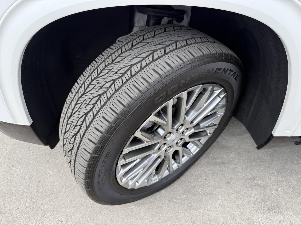 2024 GMC Acadia Denali - Photo 55