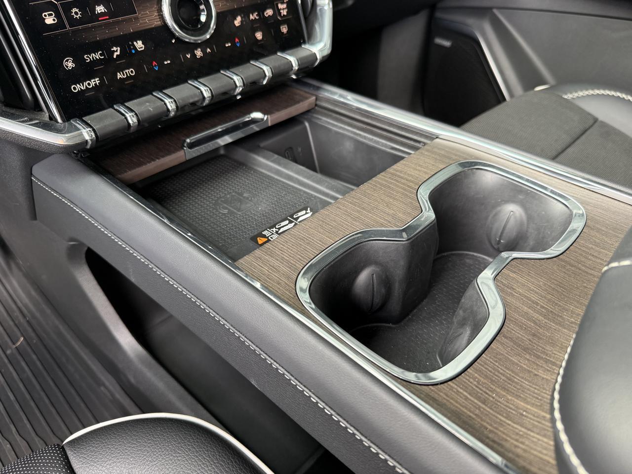 2024 GMC Acadia Denali - Photo 23