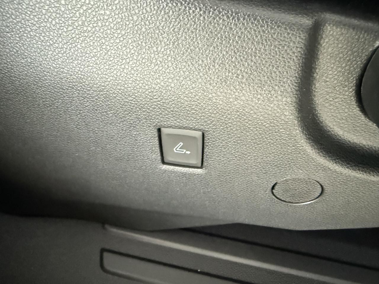 2024 GMC Acadia Denali - Photo 37