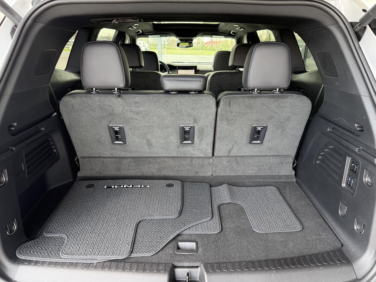 2024 GMC Acadia Denali - Photo 42