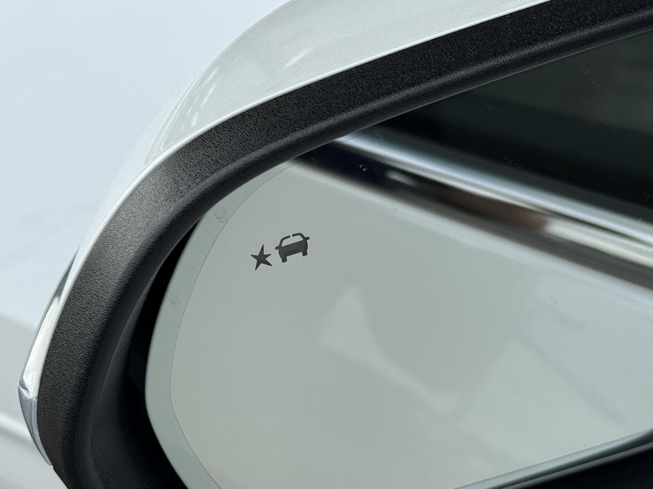 2024 GMC Acadia Denali - Photo 8