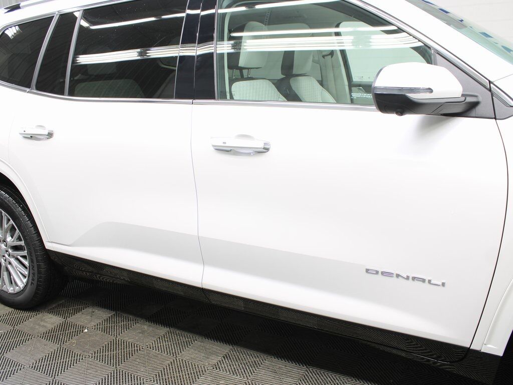 2024 GMC Acadia Denali AWD 7 Passenger Fond du Lac WI