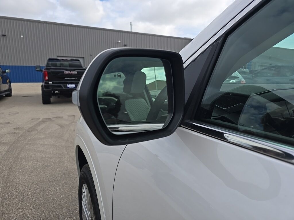 2024 GMC Acadia Denali AWD 7 Passenger Fond du Lac WI