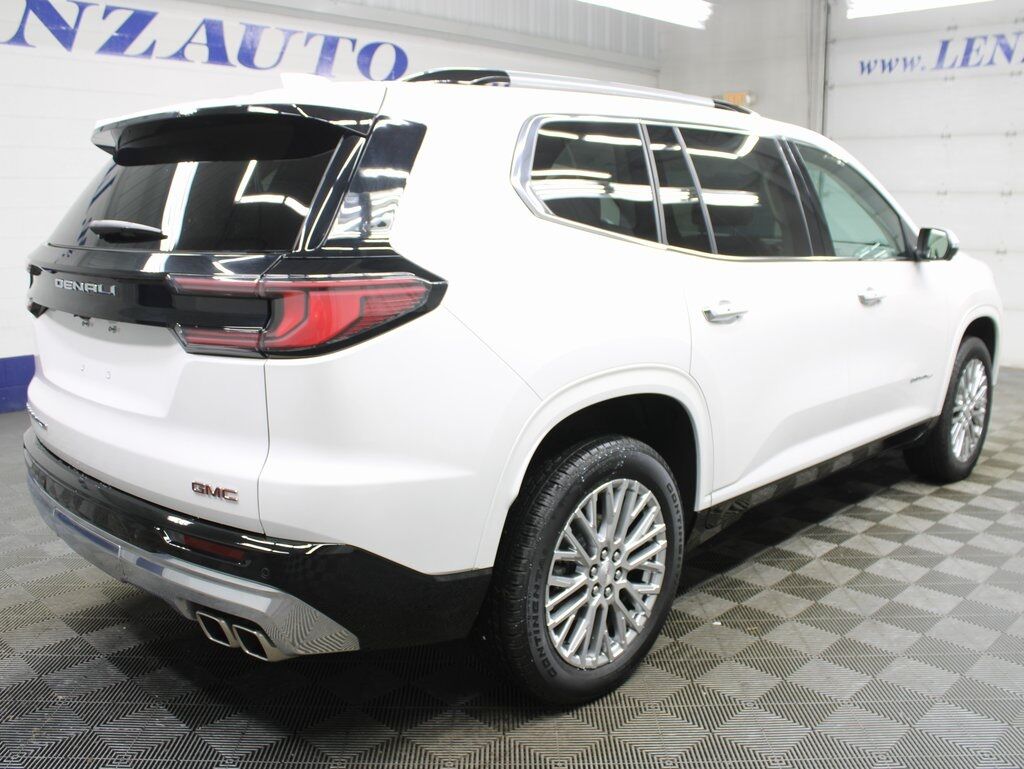 2024 GMC Acadia Denali AWD 7 Passenger Fond du Lac WI
