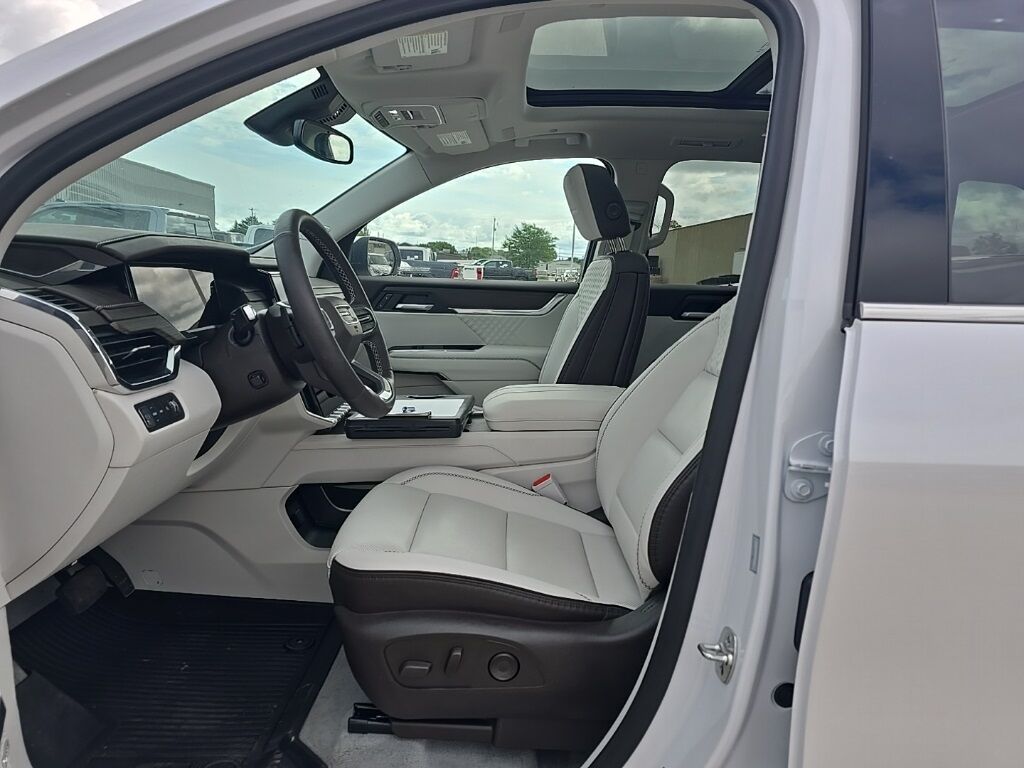 2024 GMC Acadia Denali AWD 7 Passenger Fond du Lac WI
