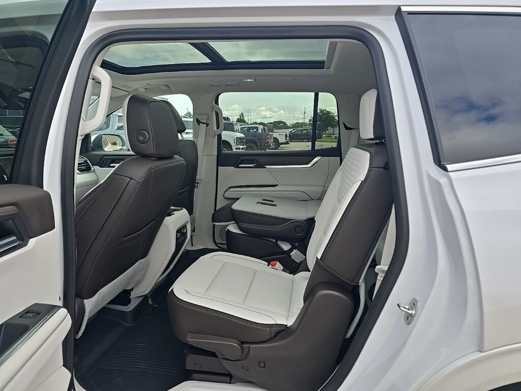 2024 GMC Acadia Denali AWD 7 Passenger Fond du Lac WI