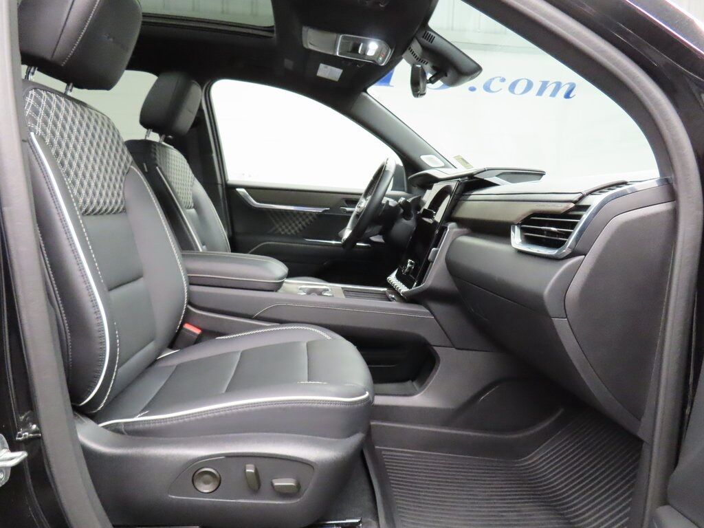 2024 GMC Acadia Denali AWD Fond du Lac WI