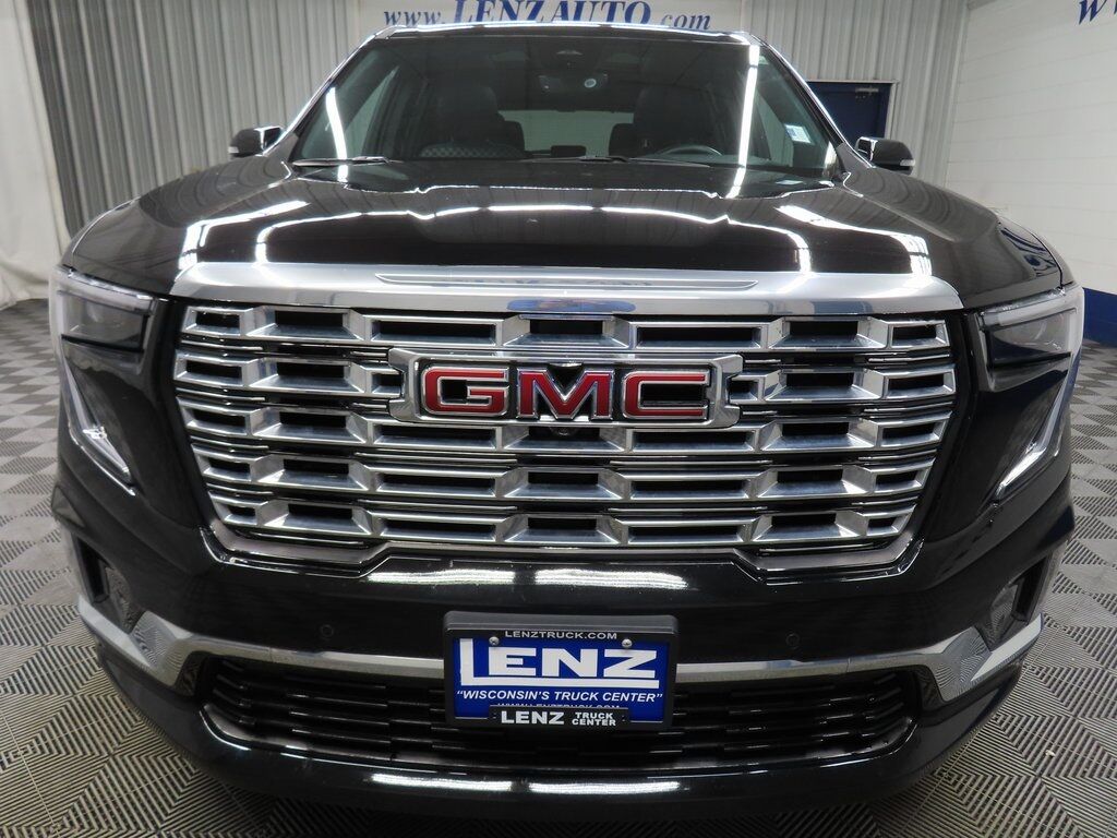 2024 GMC Acadia Denali AWD Fond du Lac WI