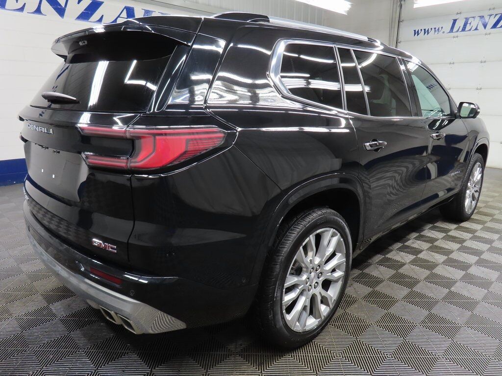 2024 GMC Acadia Denali AWD Fond du Lac WI