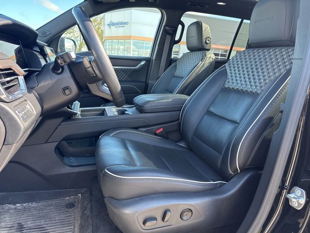 2024 GMC Acadia Denali Random Lake WI
