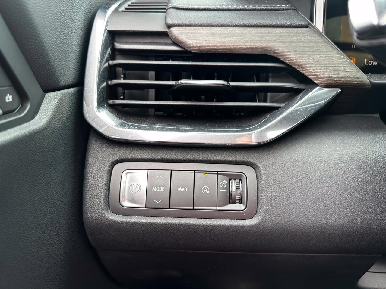 2024 GMC Acadia Denali Chantilly VA