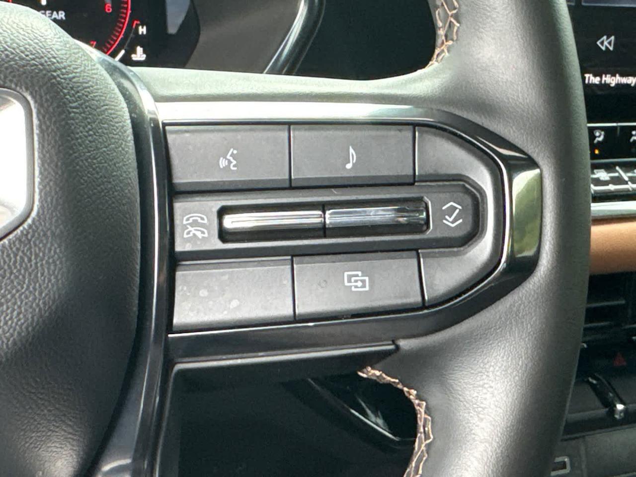 2024 GMC Canyon 4WD AT4 Dartmouth MA