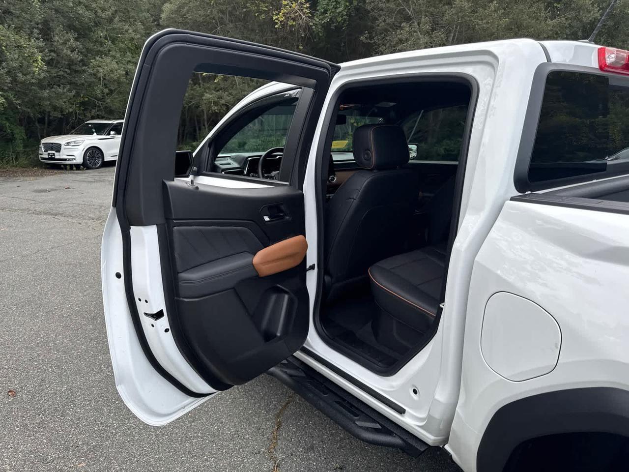 2024 GMC Canyon 4WD AT4 Dartmouth MA