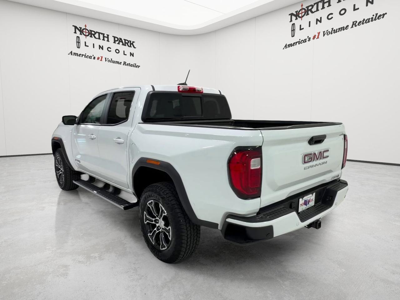 2024 GMC Canyon 4WD AT4