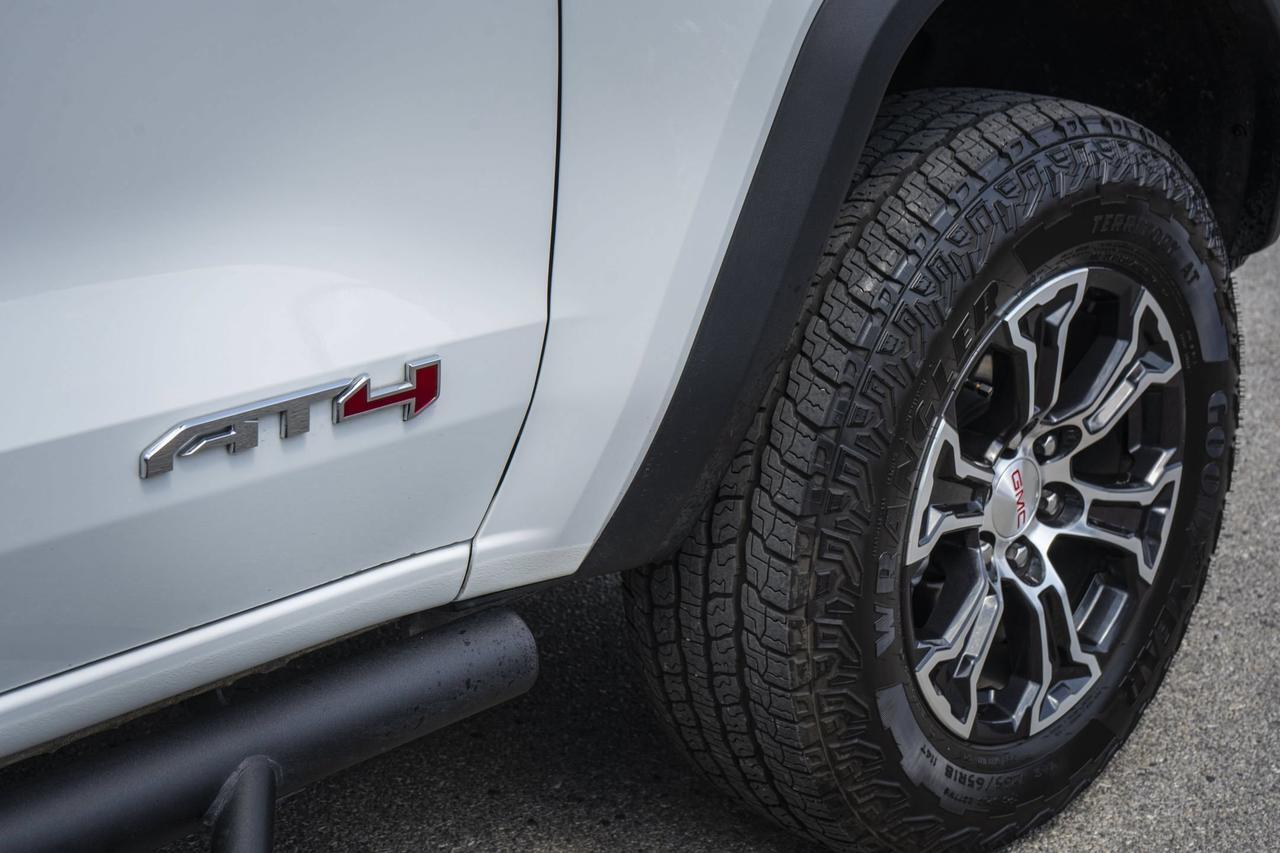 2024 GMC Canyon 4WD AT4 San Antonio TX