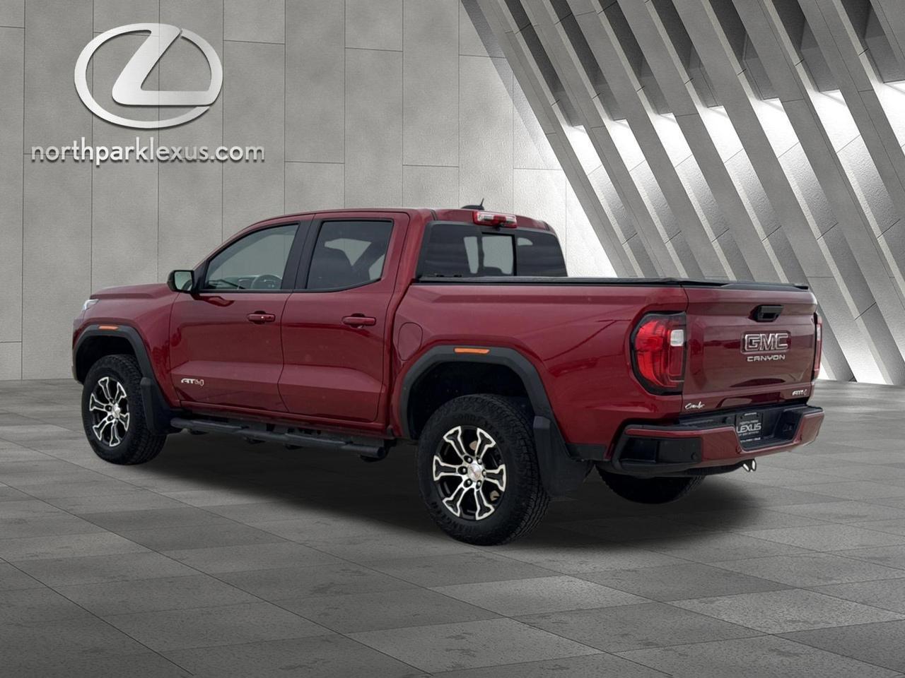 2024 GMC Canyon 4WD AT4