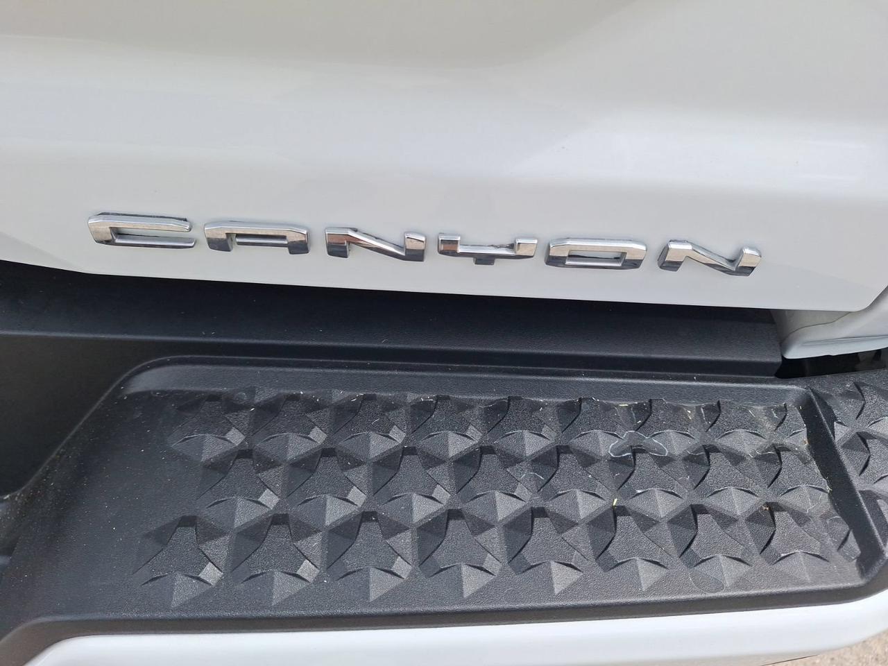 2024 GMC Canyon 4WD Denali Hurst TX