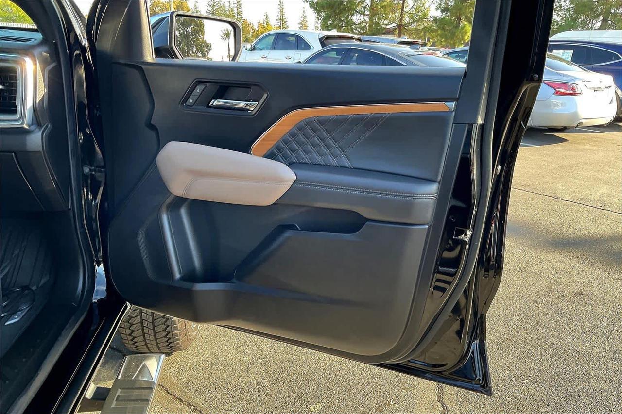 2024 GMC Canyon 4WD Denali Roseville CA