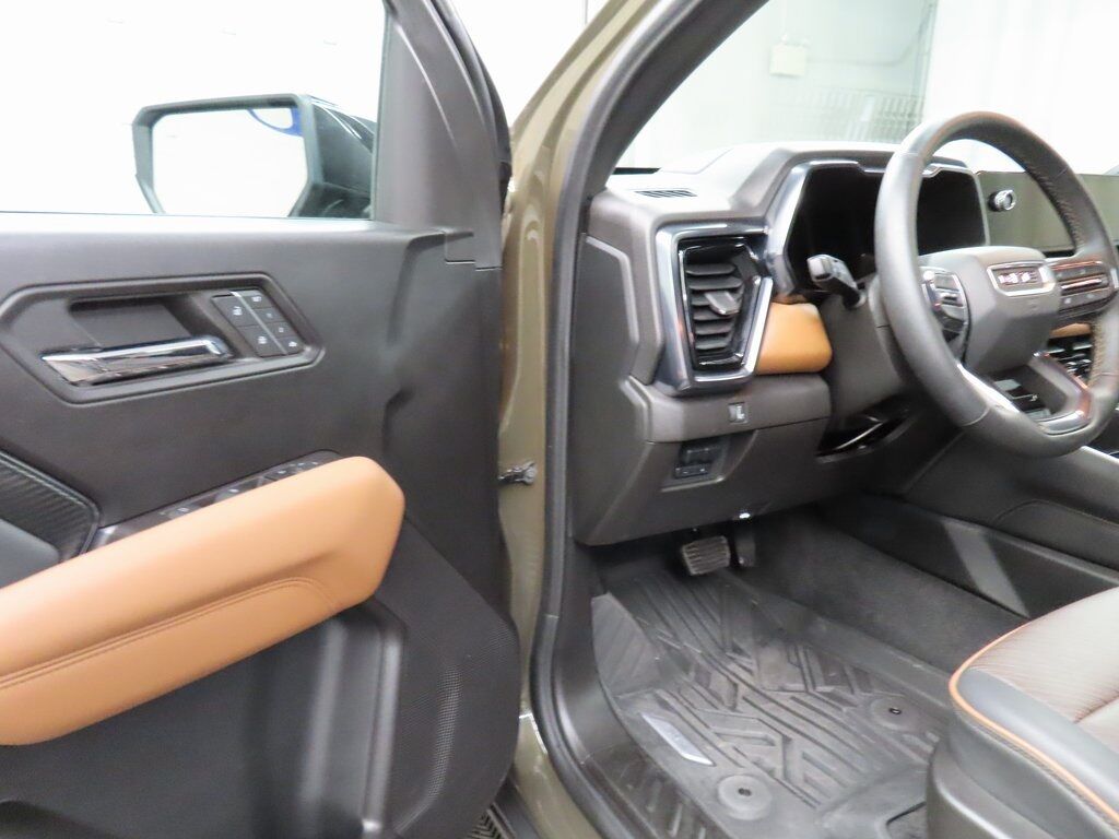 2024 GMC Canyon 4x4 Crew Cab AT4 Fond du Lac WI