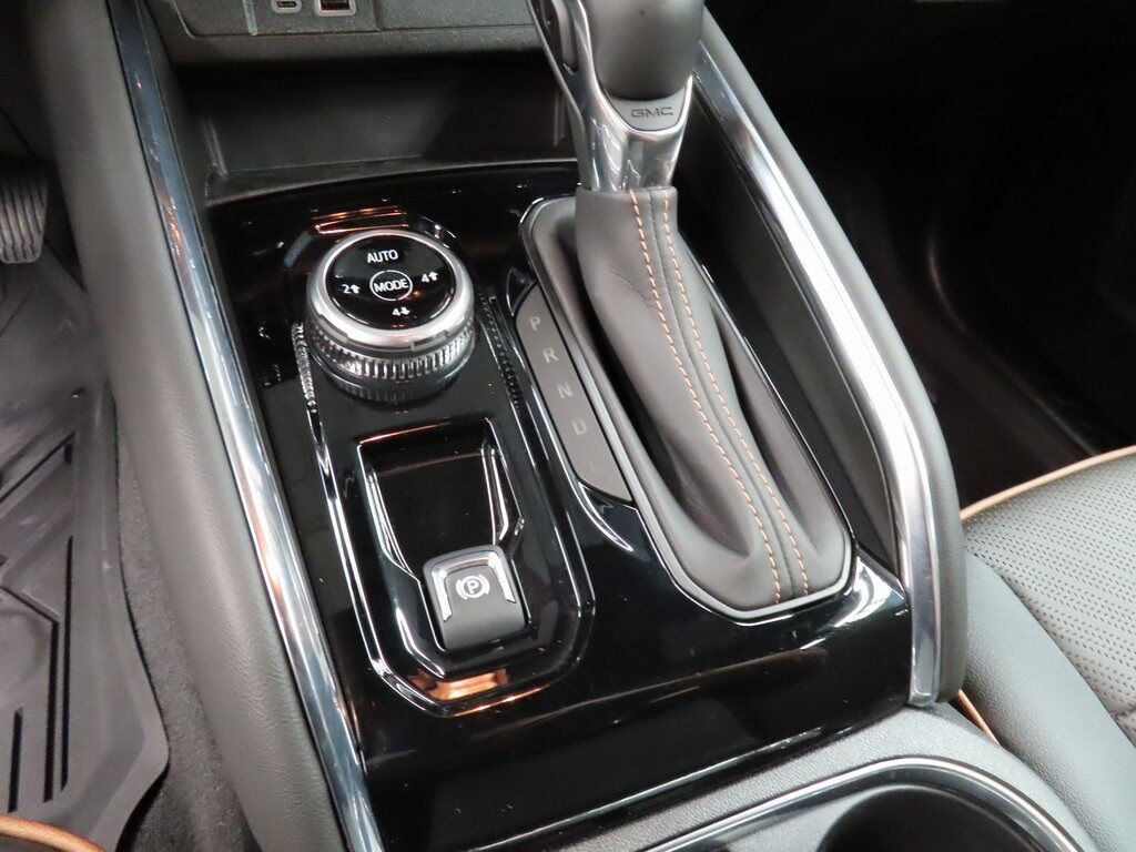 2024 GMC Canyon 4x4 Crew Cab AT4 Fond du Lac WI