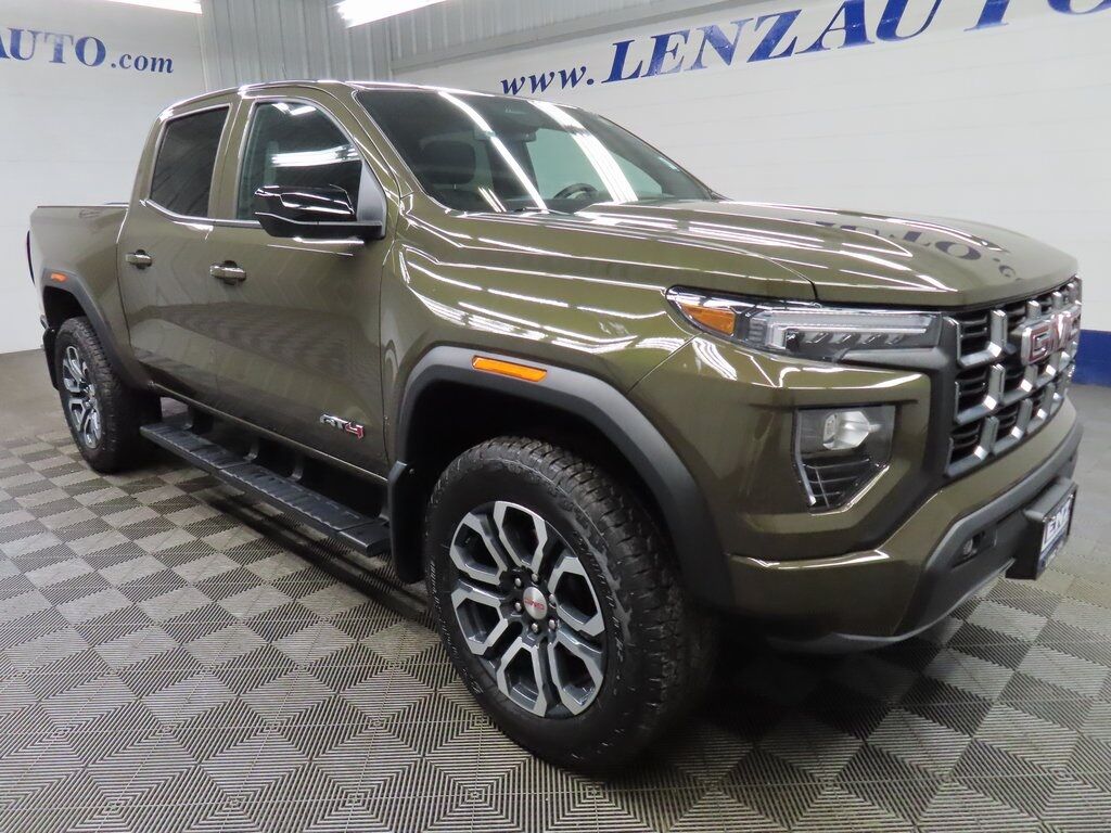 2024 GMC Canyon 4x4 Crew Cab AT4 Fond du Lac WI