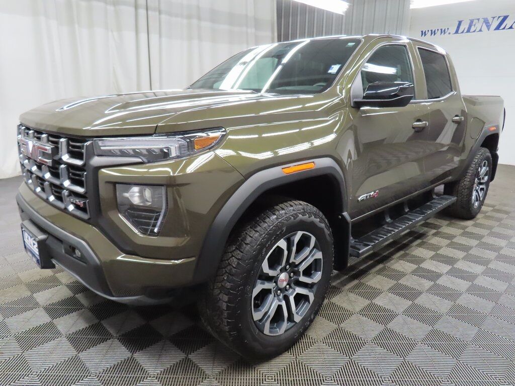 2024 GMC Canyon 4x4 Crew Cab AT4 Fond du Lac WI