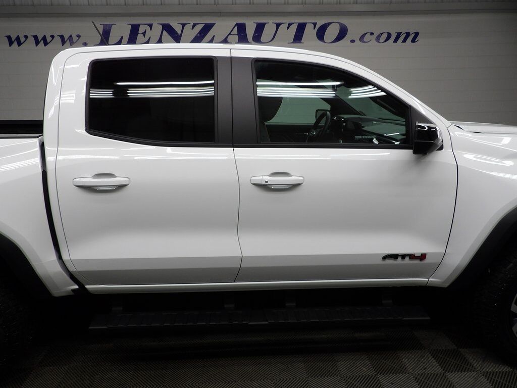2024 GMC Canyon 4x4 Crew Cab AT4 Fond du Lac WI