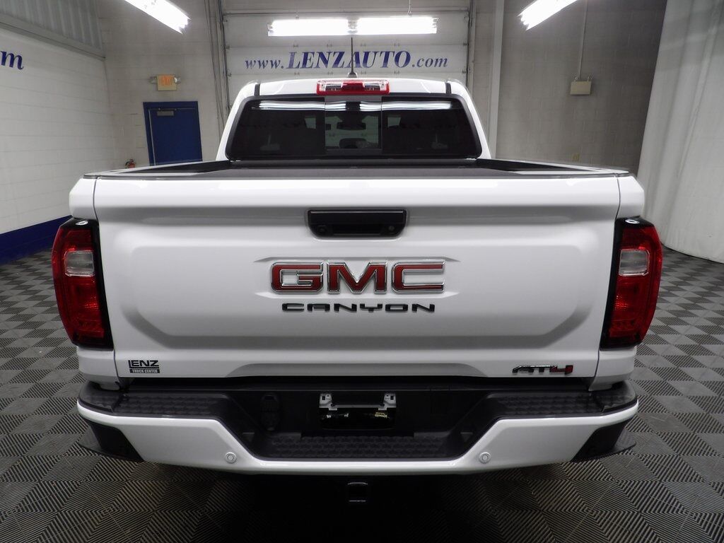 2024 GMC Canyon 4x4 Crew Cab AT4 Fond du Lac WI
