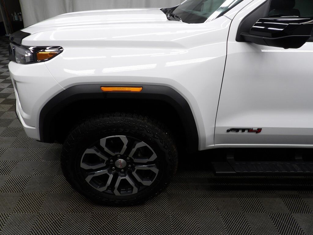 2024 GMC Canyon 4x4 Crew Cab AT4 Fond du Lac WI