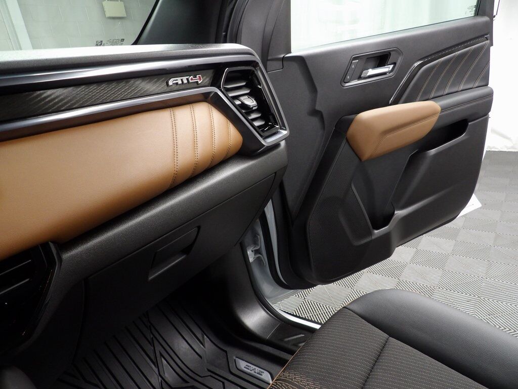 2024 GMC Canyon 4x4 Crew Cab AT4 Fond du Lac WI