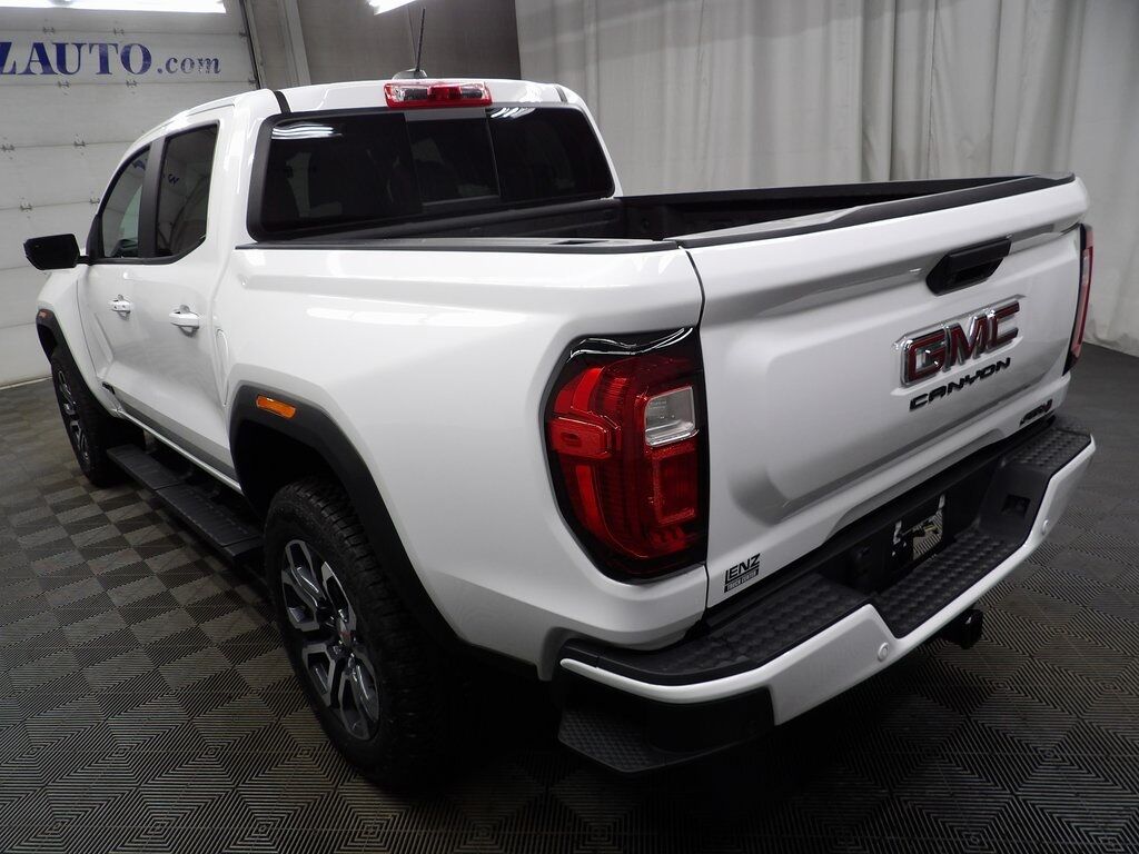 2024 GMC Canyon 4x4 Crew Cab AT4 Fond du Lac WI