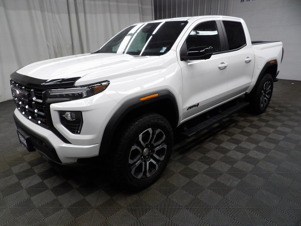 2024 GMC Canyon 4x4 Crew Cab AT4 Fond du Lac WI
