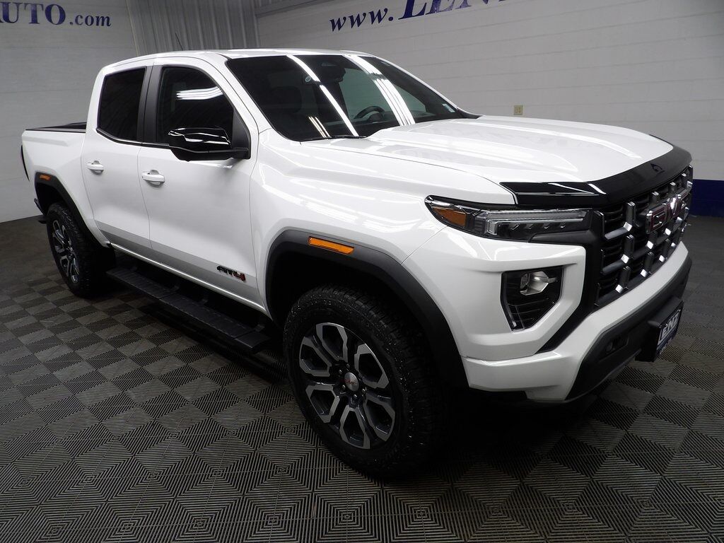 2024 GMC Canyon 4x4 Crew Cab AT4 Fond du Lac WI
