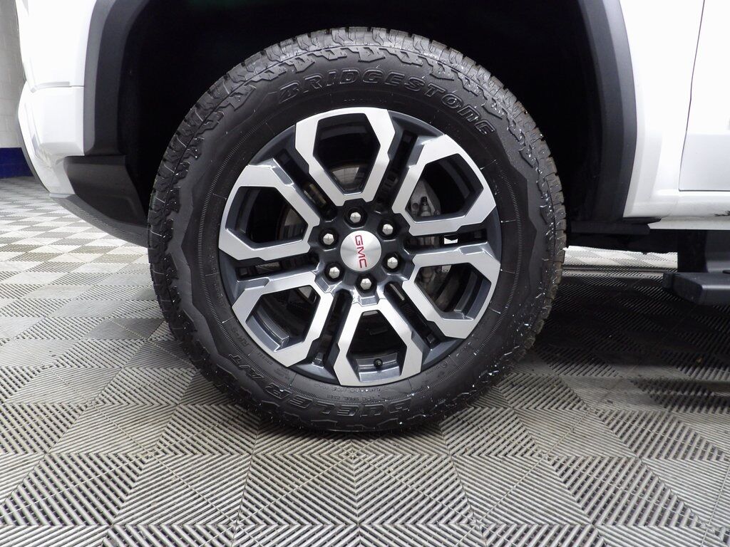 2024 GMC Canyon 4x4 Crew Cab AT4 Fond du Lac WI