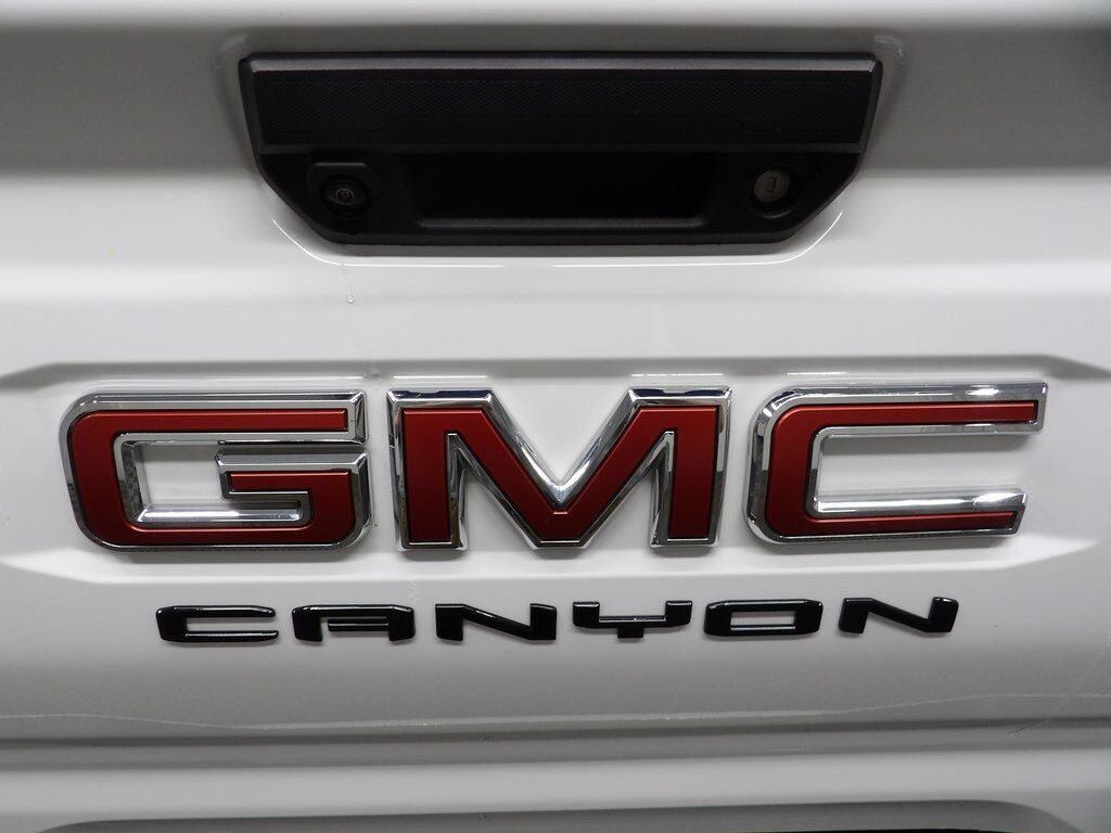 2024 GMC Canyon 4x4 Crew Cab AT4 Fond du Lac WI