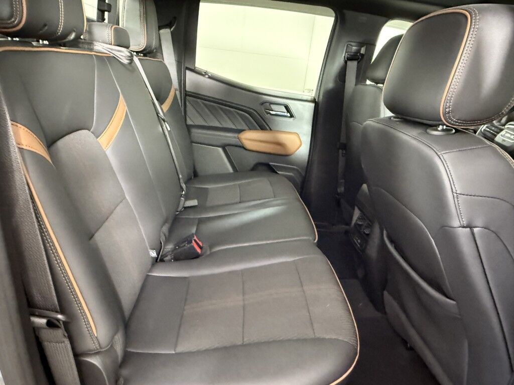2024 GMC Canyon AT4 Crew Cab 4x4 w/Sunroof Maumee OH