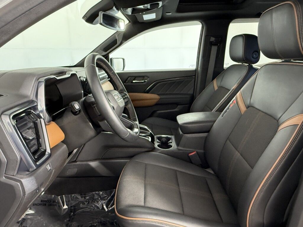 2024 GMC Canyon AT4 Crew Cab 4x4 w/Sunroof Maumee OH