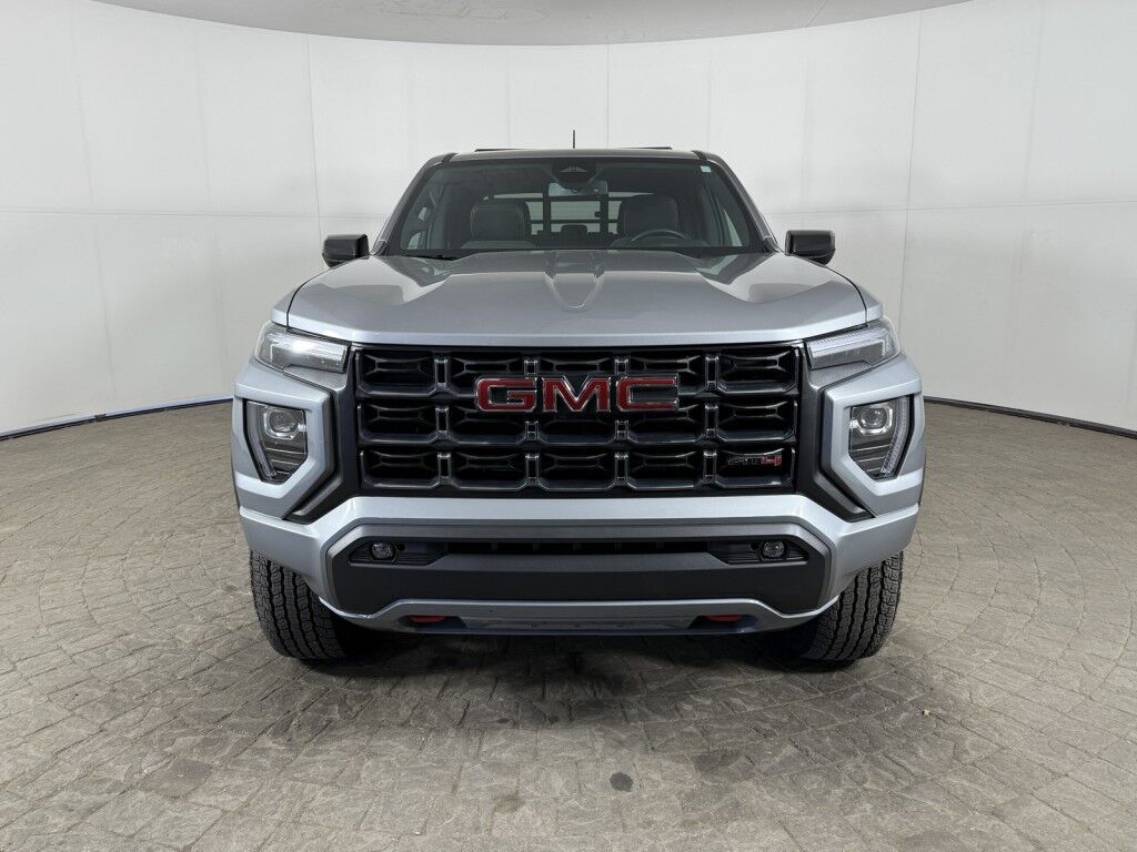 2024 GMC Canyon AT4 Crew Cab 4x4 w/Sunroof Maumee OH