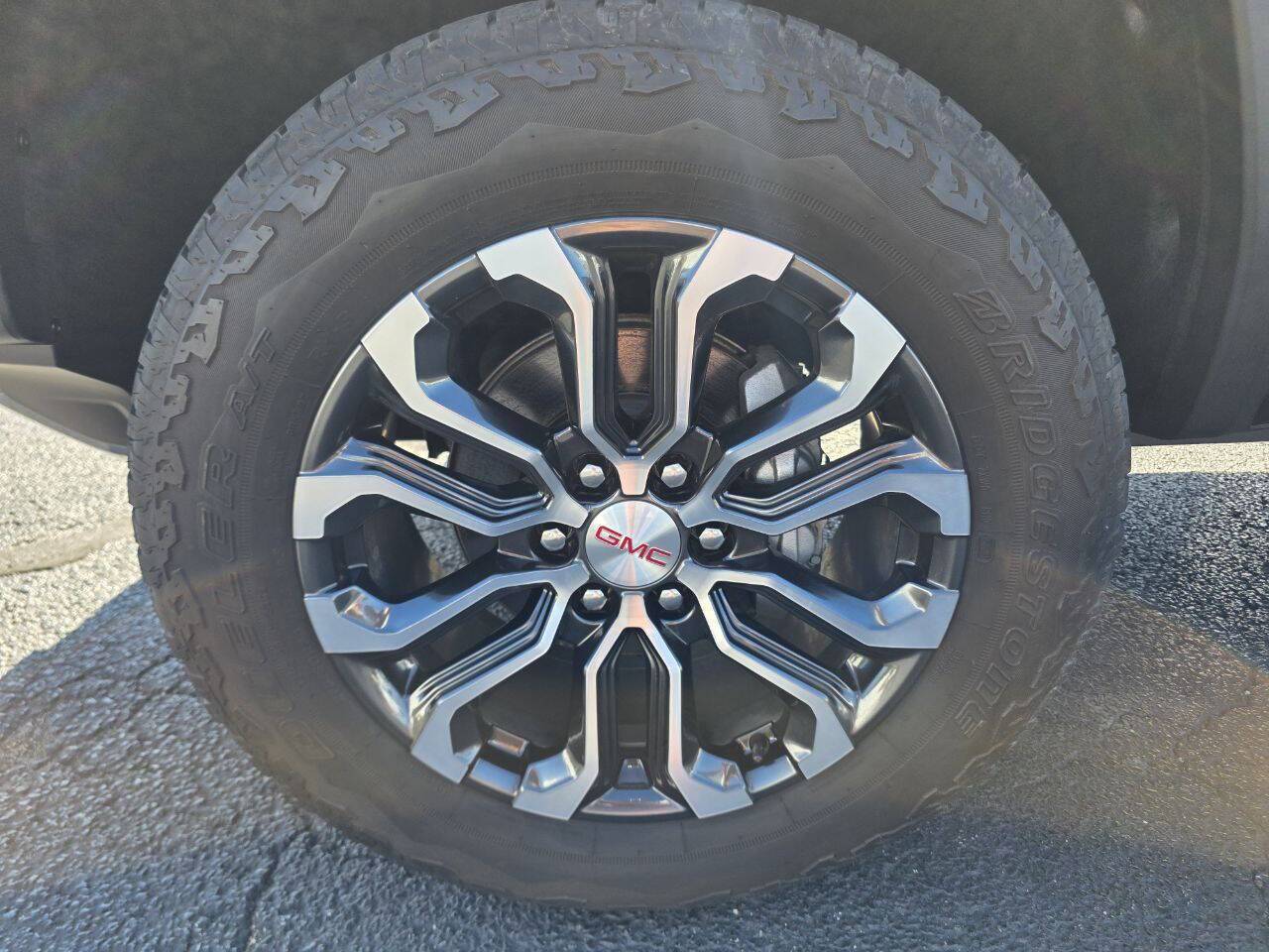 2024 GMC Canyon Denali 4x4 4dr Crew Cab 5 ft. SB Eldridge IA