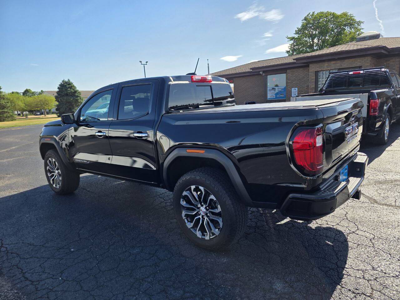 2024 GMC Canyon Denali 4x4 4dr Crew Cab 5 ft. SB Eldridge IA