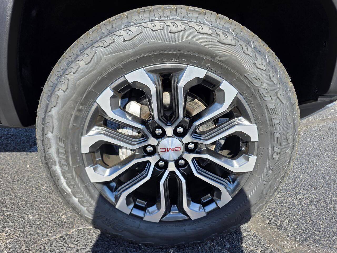 2024 GMC Canyon Denali 4x4 4dr Crew Cab 5 ft. SB Eldridge IA