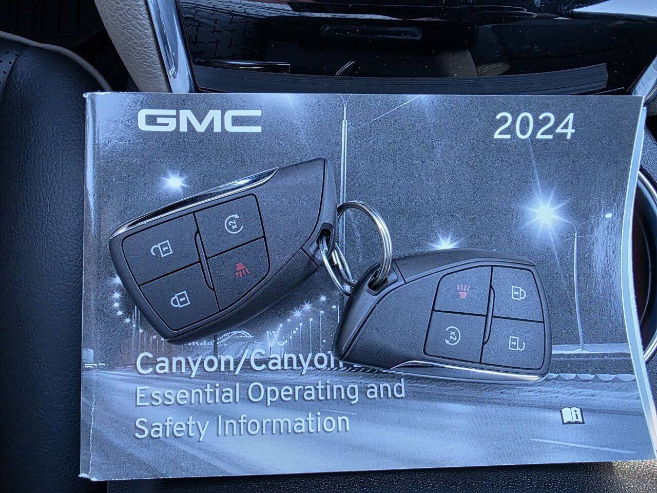 2024 GMC Canyon Denali 4x4 4dr Crew Cab 5 ft. SB Eldridge IA