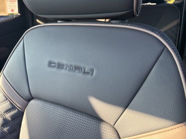 2024 GMC Canyon Denali Carbondale IL