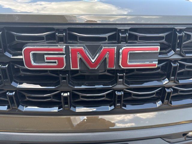 2024 GMC Canyon Elevation Carbondale IL